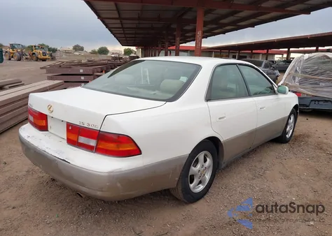 1997 Lexus Es 300 z USA, uszkodzony, nr VIN JT8BF22G9V0073256